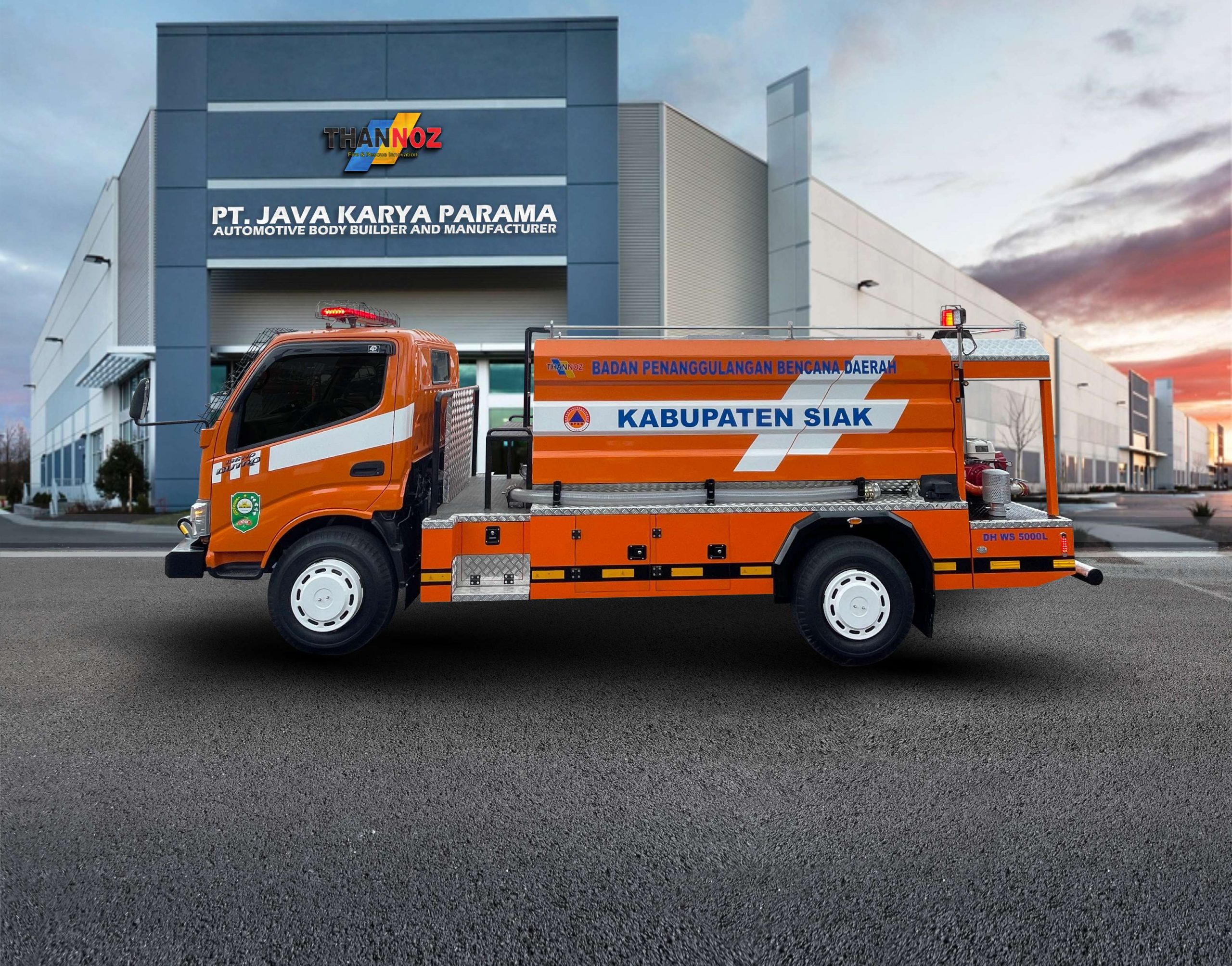 WATER SUPPLY PORTABLE HINO 136 HD TANGKI KOTAK 5000L 002